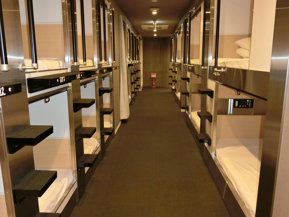 Capsule Hotel Valie Ebisucho Osaka Exterior photo