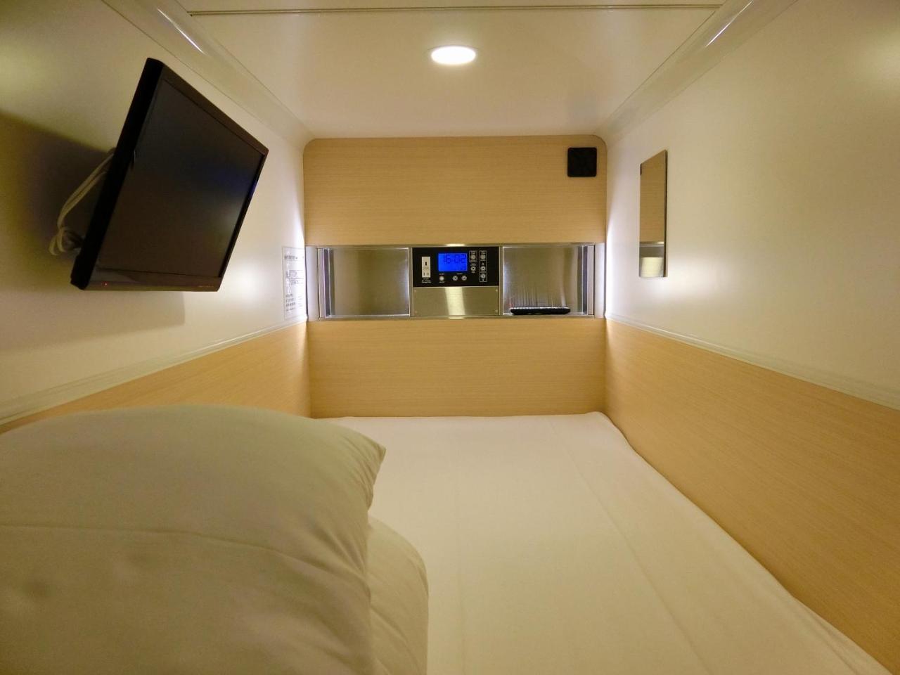 Capsule Hotel Valie Ebisucho Osaka Exterior photo